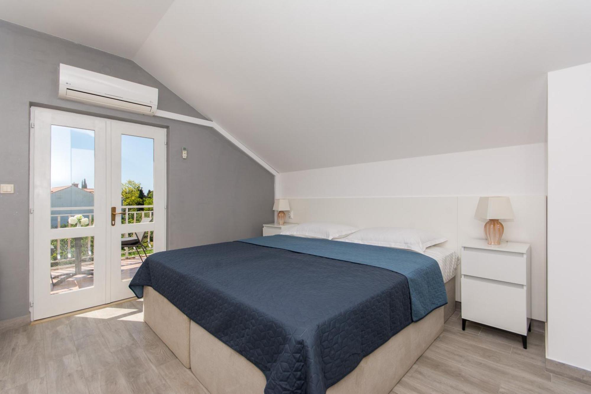 Martinovic Apartment *